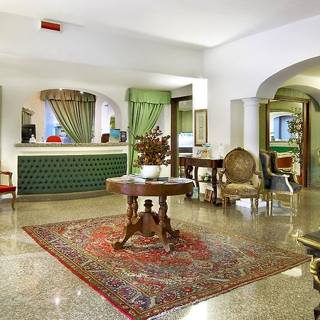 Colonna Palace Hotel Mediterraneo Olbia Exterior photo