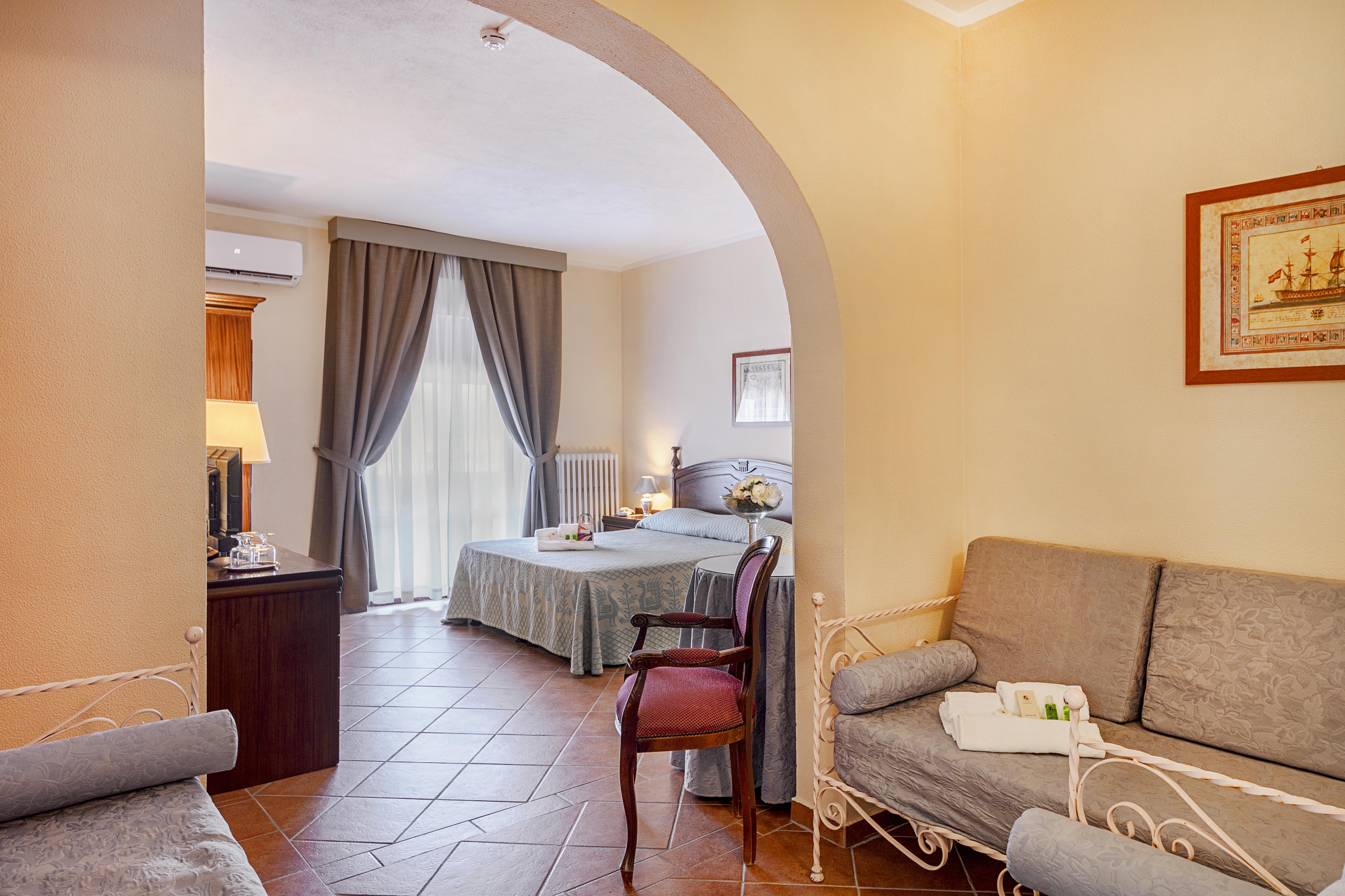 Colonna Palace Hotel Mediterraneo Olbia Exterior photo